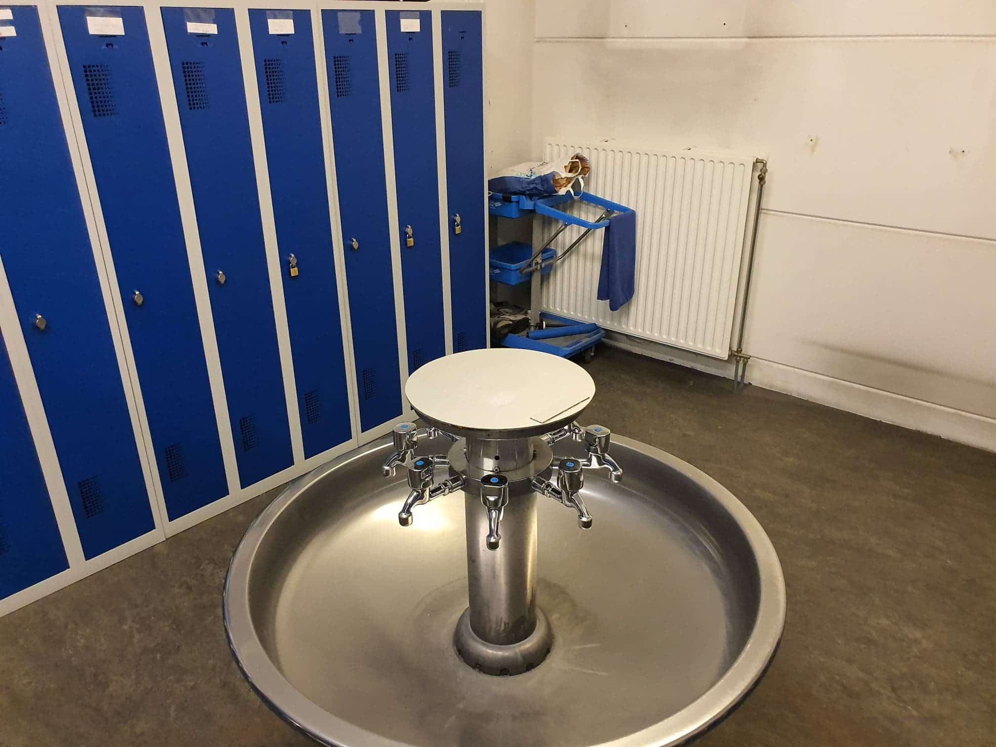 sanitair blok schoonmaken