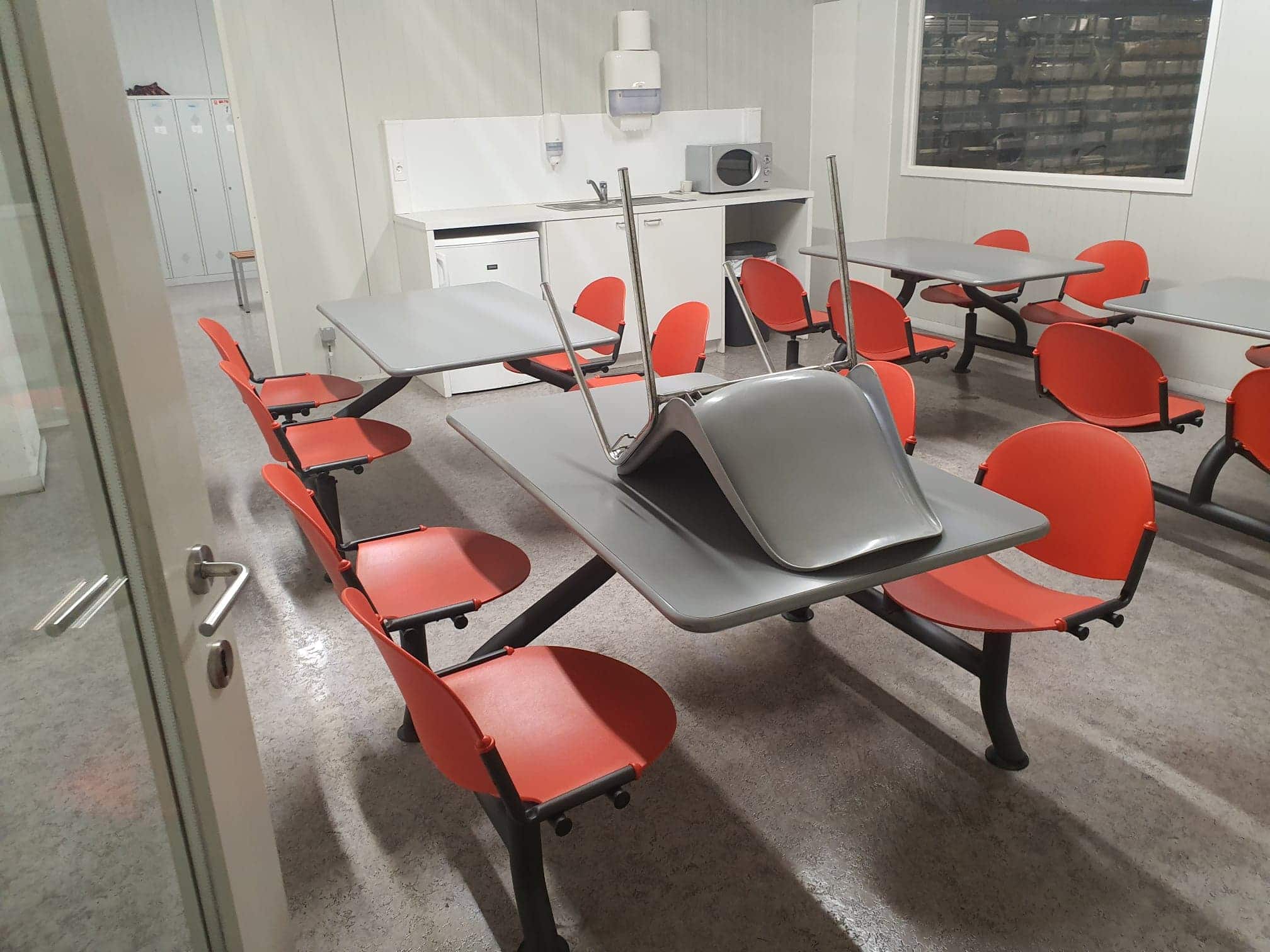 kantine schoonmaken