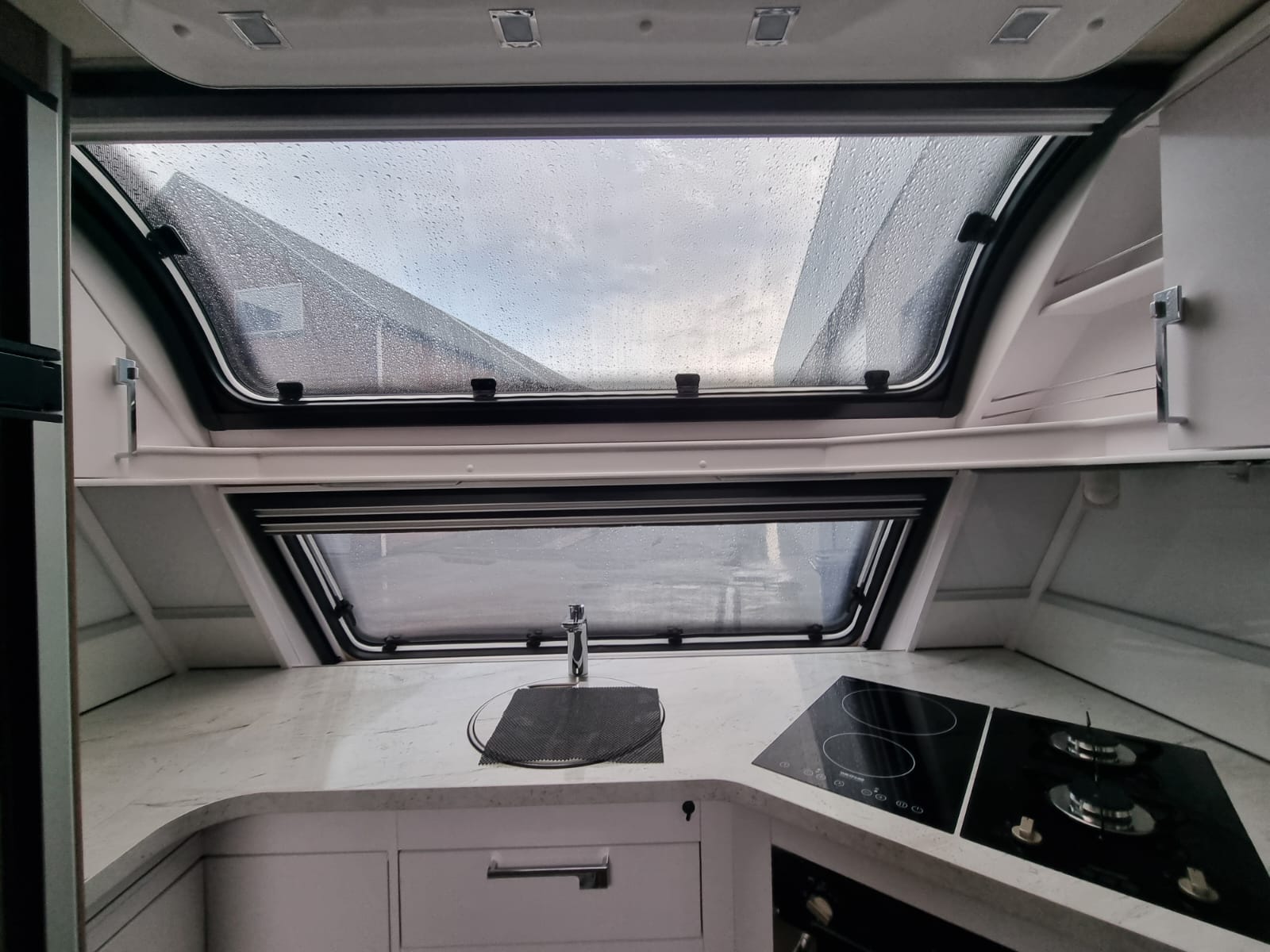 Hymer camper West-Vlaanderen reiniging schoon