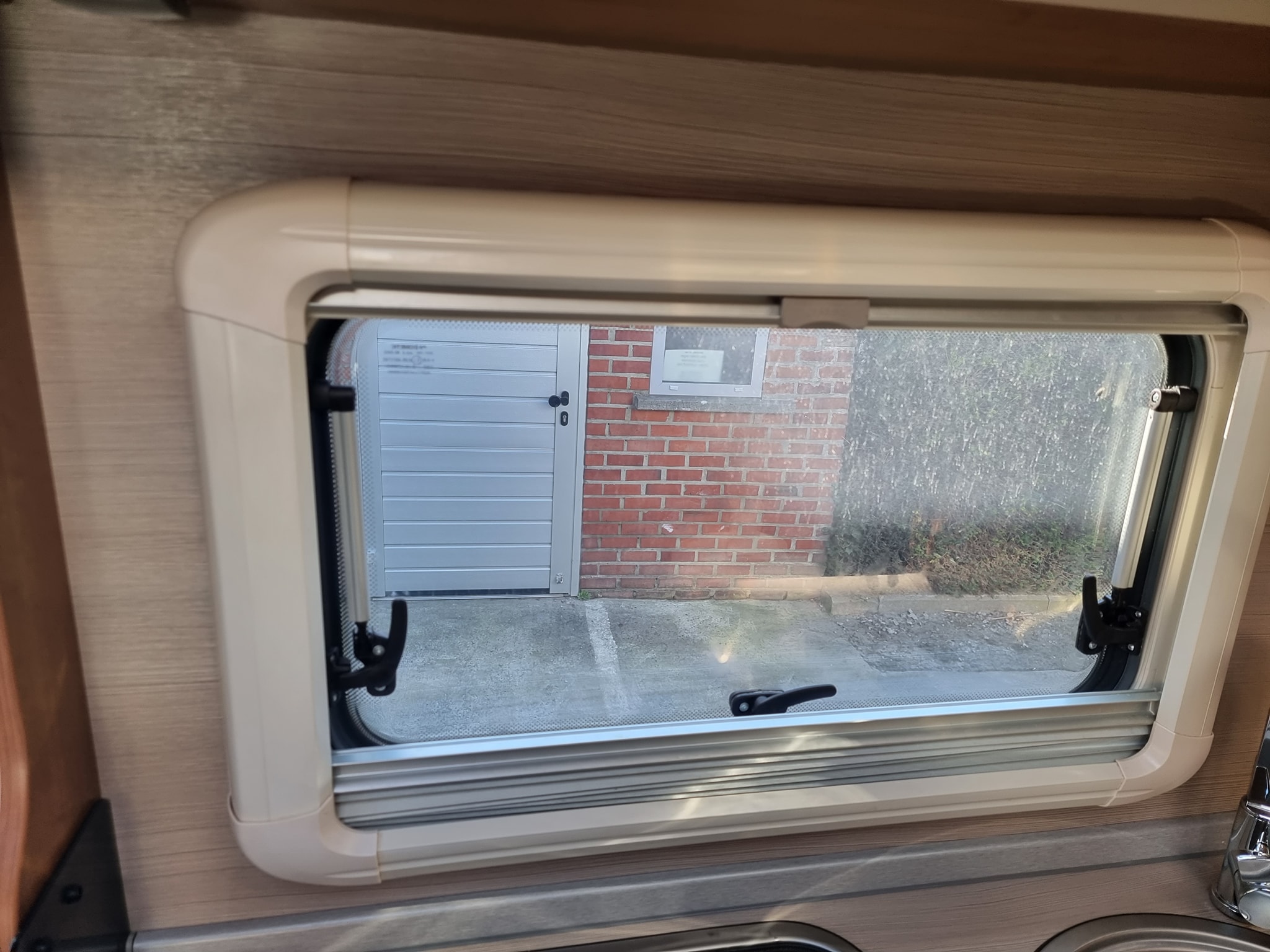 camper interieur voor schoonmaak West-Vlaanderen