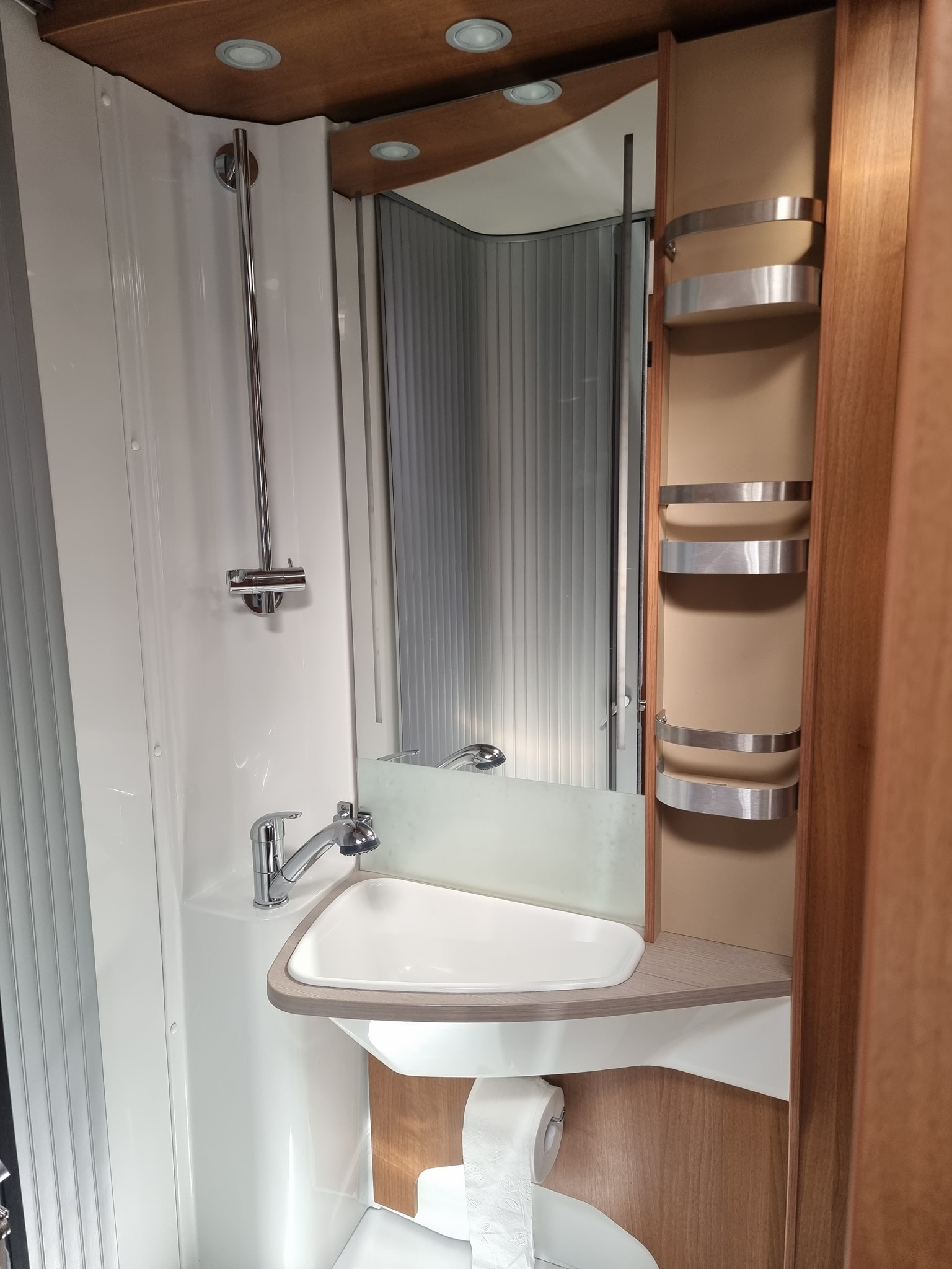 camper voor AquaBlue schoonmaak
