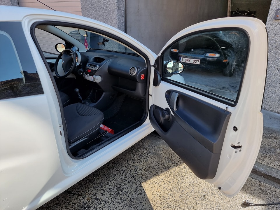 wagen na rookschade reiniging schoon